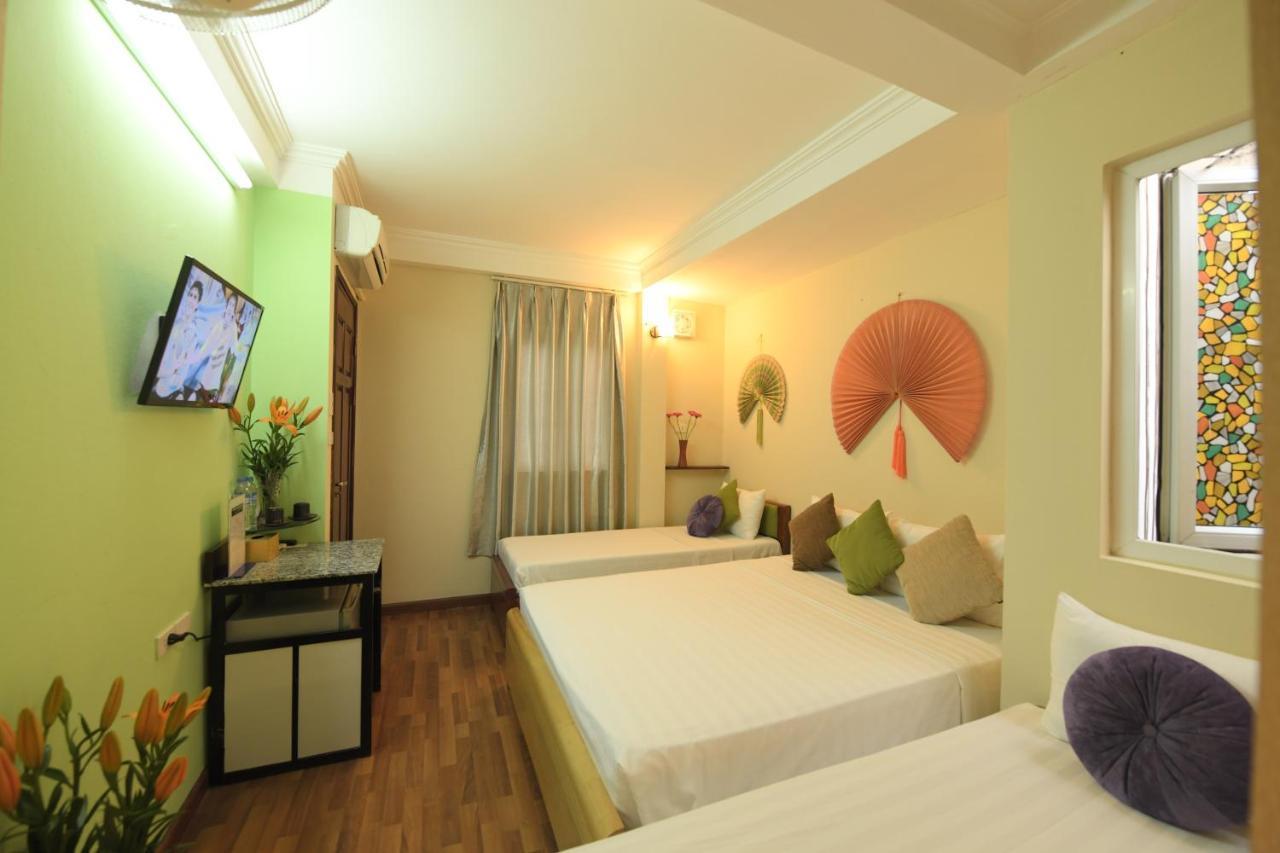 Holiday Lakeview Hotel Hanoi Buitenkant foto